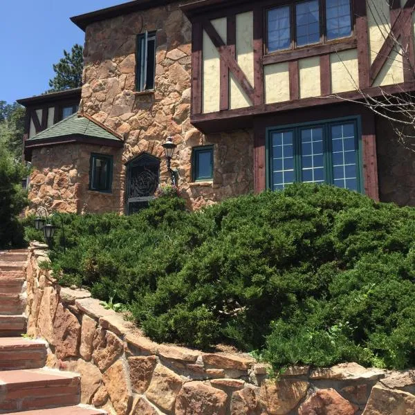 Colorado Bed & Breakfast with beautiful views, hotel v destinaci Evergreen