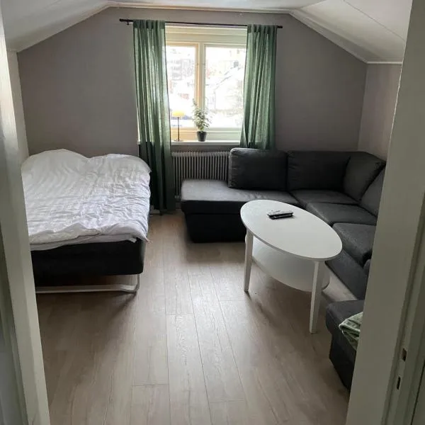 En liten lägenhet i centrala Sveg., hôtel à Sveg