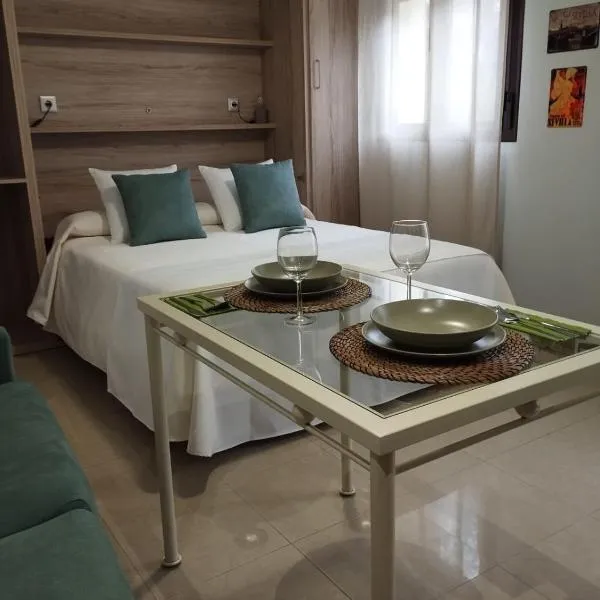 Apartamento La Fuente 27, hótel í Tomares