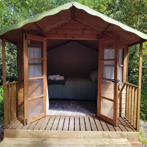 Cozy Glamping Cabins, hotel in Motueka