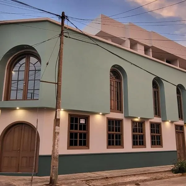 Puerto Malabrigo, Plaza de Armas (Chicama, Peru), hotel in Puerto Chicama