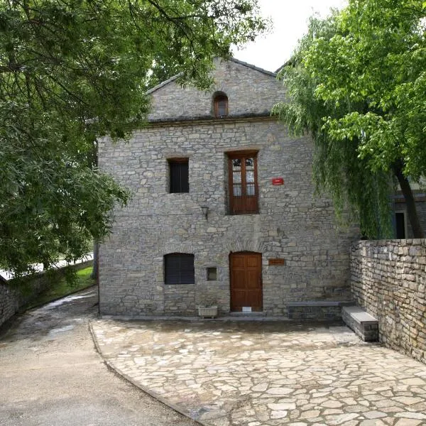 Albergue Ainsa - Morillo de Tou, hotel v destinaci Aínsa