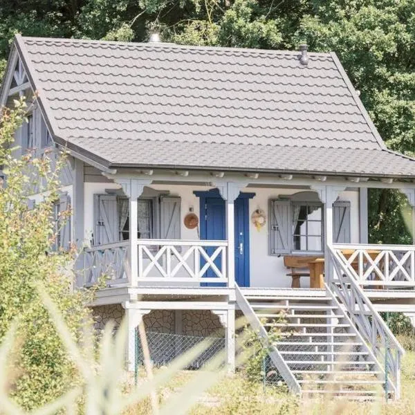 Domki pod Kapeluszem kolo Wiezycy nad jeziorem Patulskim z opcja balii,na Kaszubach,rowery,duży taras,hamak, hotel in Pierszczewko