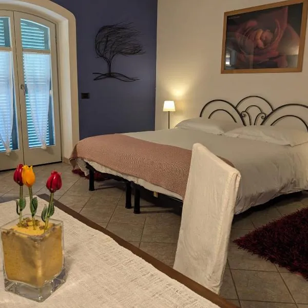 New Casa Arcobaleno apartments-Room holiday home, hotel in Diano dʼAlba