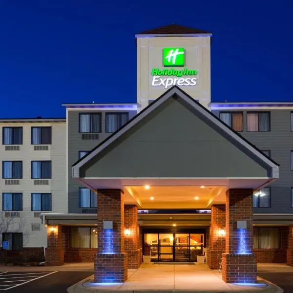 Holiday Inn Express Hotel & Suites Coon Rapids - Blaine Area by IHG, hotel en Coon Rapids