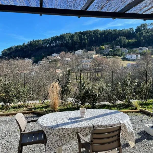 Les Côteaux de la Grange, hotel en Mercuer