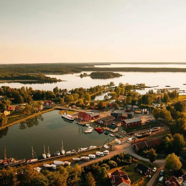 Perssons i Backens Pensionat- Sjötorps Vandrarhem & Rum, hotel in Gårdsjö