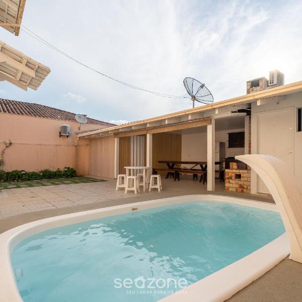 Casa 5Q c/ piscina no centro de Penha BSL190