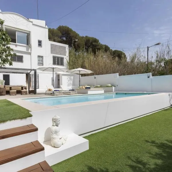 CASA CANYET con piscina a un paso de Barcelona y la playa, hotel en Badalona