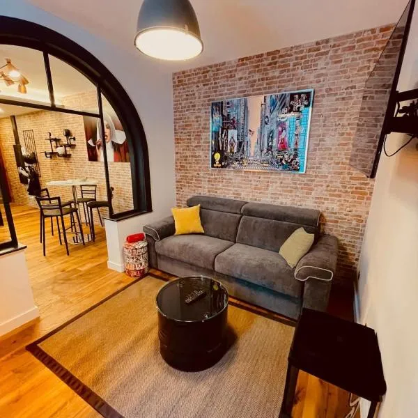 HUDSON HIGHLANDS Annecy Rent Lodge, Hotel in Annecy