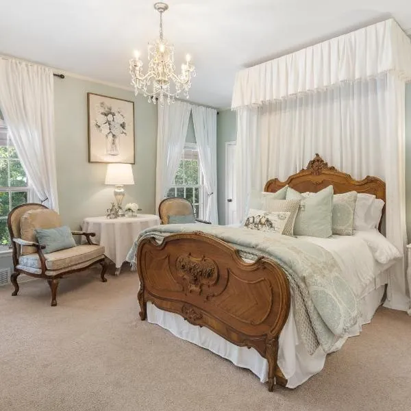 Beland Mansion-Magnolia suite!, hotel in Fort Smith