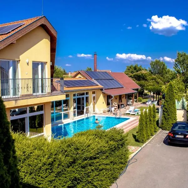 Ella Residence Panzió, hotel in Hajdúszoboszló