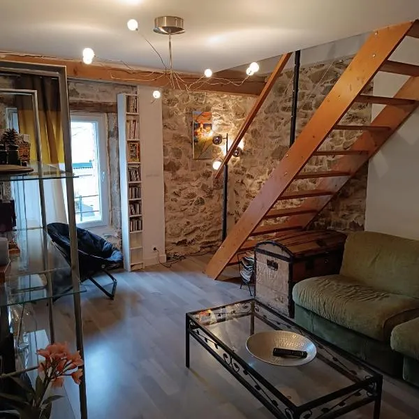 Charmante maison village QUERIGUT, viešbutis mieste Quérigut