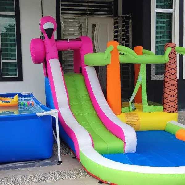 Villa Tamu Dr Din - Portable Pool, hotel v destinaci Rantau Panjang