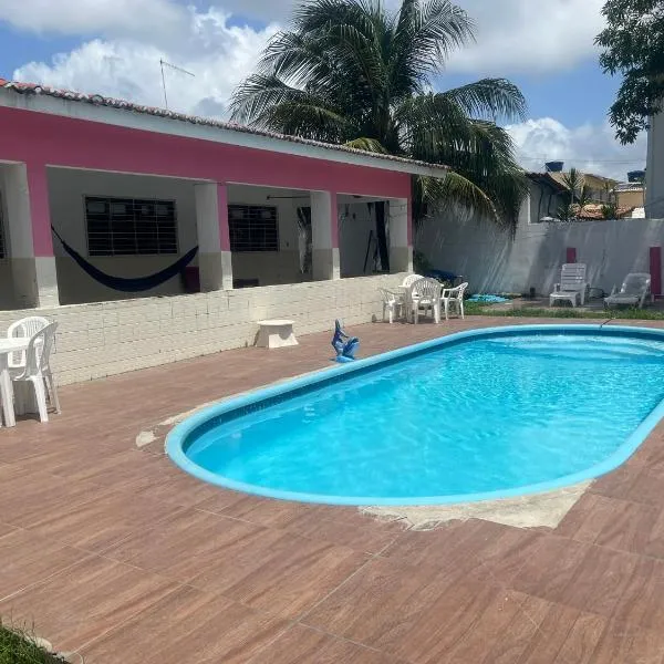 Casa em Porto, piscina e 5 qrts、ポルト・デ・ガリーニャスのホテル
