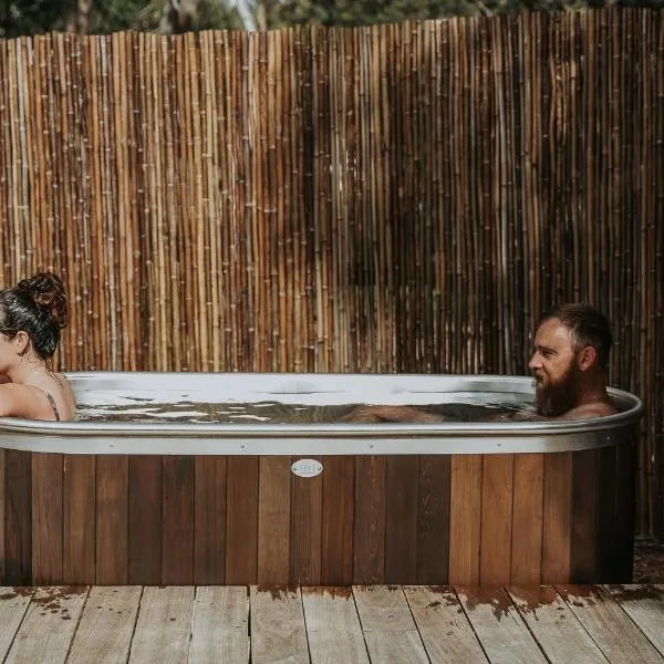Waterfront - Hot Tub - Sauna - Serenity, hotel in Coles Bay