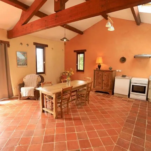 Maison nature 5 min Mirepoix, hotel em Roumengoux