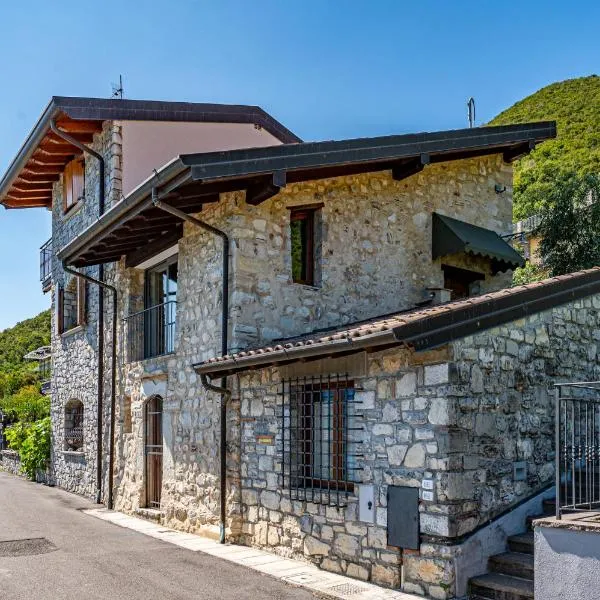 Lago di Iseo - Lake View House (Casa sul Lago)、タヴェルノラ・ベルガマスカのホテル