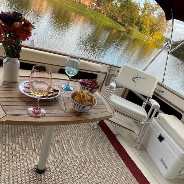 Private Yacht on Catskill Creek, hotel v destinaci Catskill