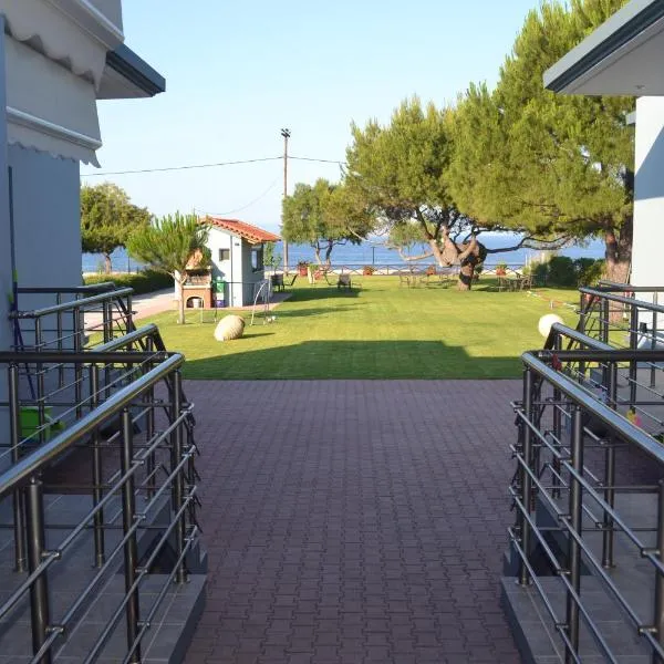Akrogiali studios, hotel in Vasiliká