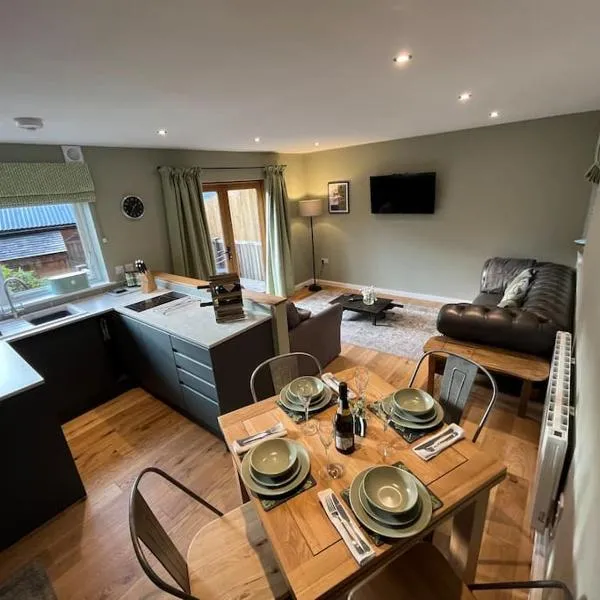 The Poplars - Cosy Modern Flat with Great Networking, hotel Telfordban