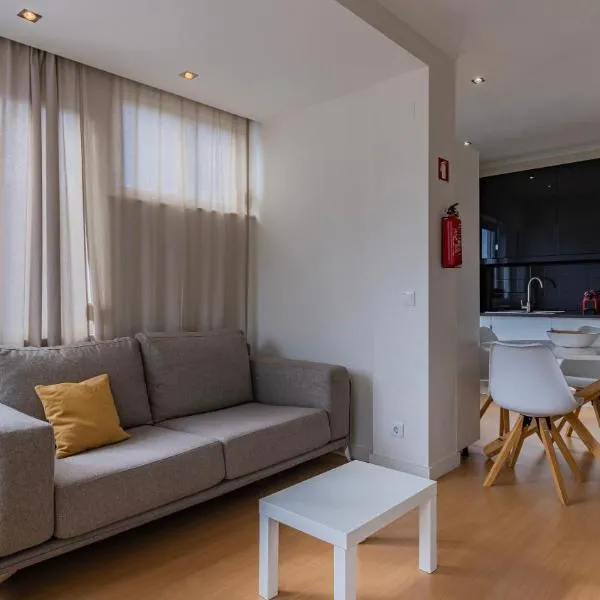 Sunny Horizon Retreat by LovelyStay, hotel a Paço de Arcos