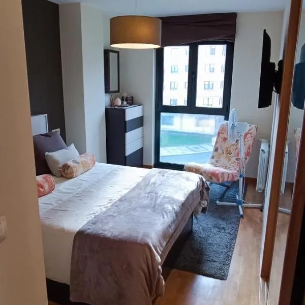 Piso céntrico al lado de Oviedo, khách sạn ở Lugones