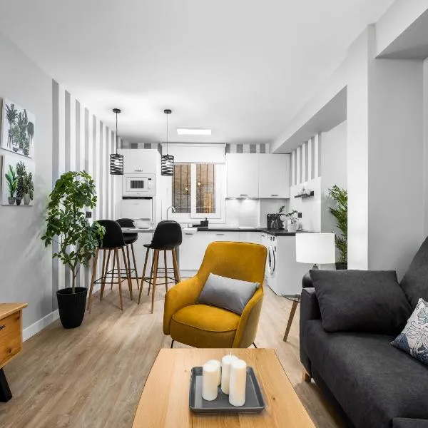 Apartamento Aloha Torres (La Carihuela) Torremolinos, hotel in Torremolinos