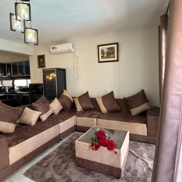 Coral Paradise Beach Villa E-05, hotel in Flic-en-Flac