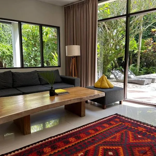 Surf House Santai Villa Balian, hotel di Tabanan