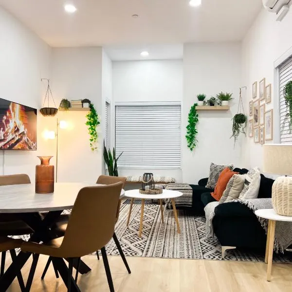 Modern 3BR Oasis Free Parking、オークランドのホテル