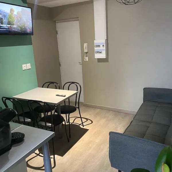 Appartement 4 - Hyper centre - 1 à 4 personnes: Douai şehrinde bir otel