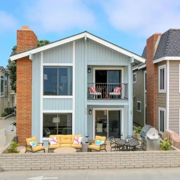 2 Bedroom Home on the Beach with Ocean View, Hotel in Newport Beach