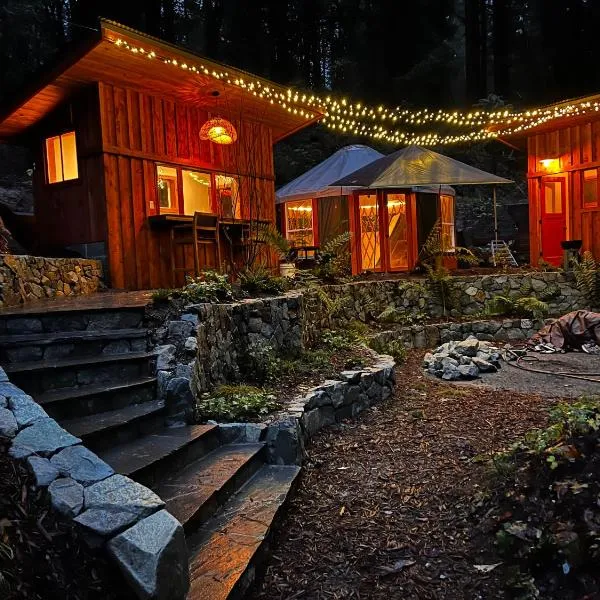 Magical Yurt in the woods - 2 miles from town, hotel v destinaci Nevada City
