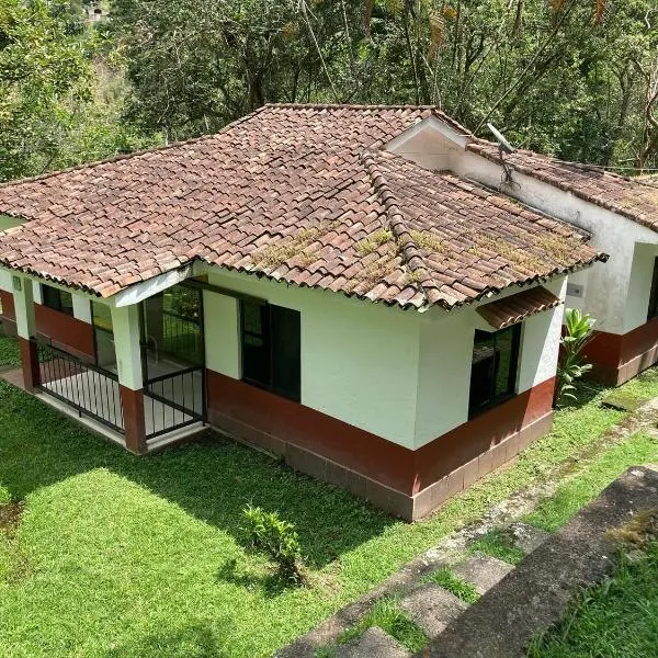 CLUB CAMPESTRE EL BOSQUE, hotel v destinaci Silvania