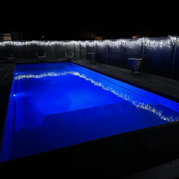 Luxury Poolside Studio Near Hobbiton, hotel u gradu Matamata