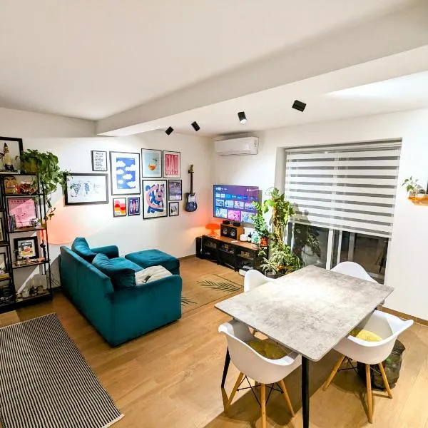 The Green Apartment - Central Malta - 2 Bed 2 Bath, 82sqm, hotel v destinaci Msida