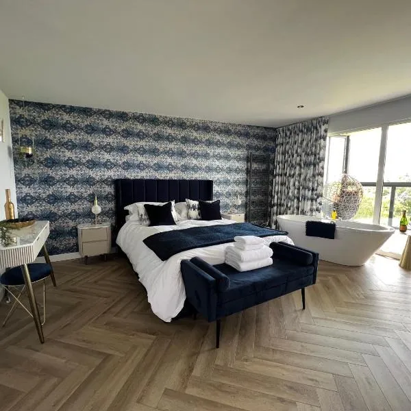 Loudoun Mains Luxury Lodges, hotel v destinaci Newmilns