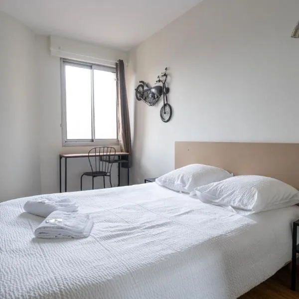 Hôtel Des Docks, hotel v destinaci Digoin