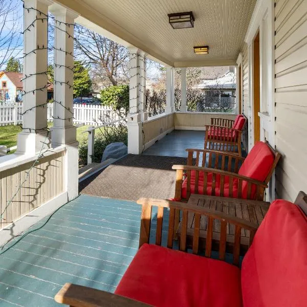 Pioneer Vacation Rentals - Pioneer South downtown Ashland, hotel in Ashland