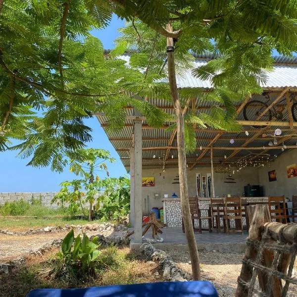 Habibis Bottle House, hotel in Nungwi