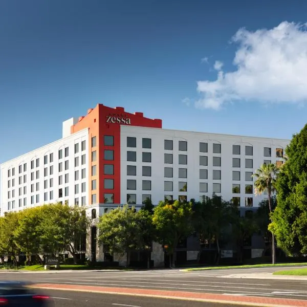Hotel Zessa Santa Ana, a DoubleTree by Hilton, מלון בסנטה אנה