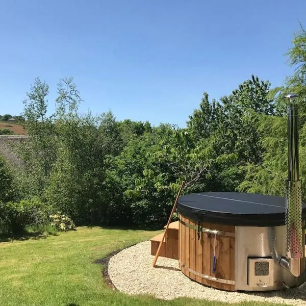 Spacious country retreat in the heart of Devon., khách sạn ở Crediton