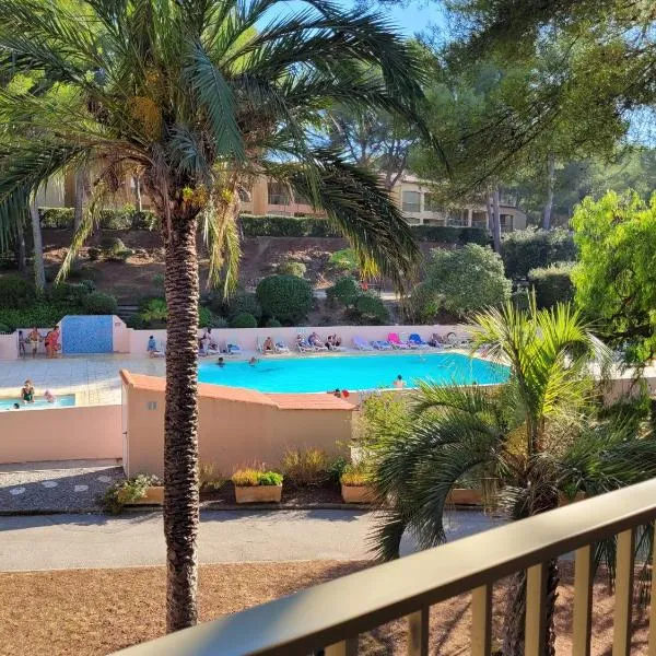 Loris – hotel w mieście Sanary-sur-Mer