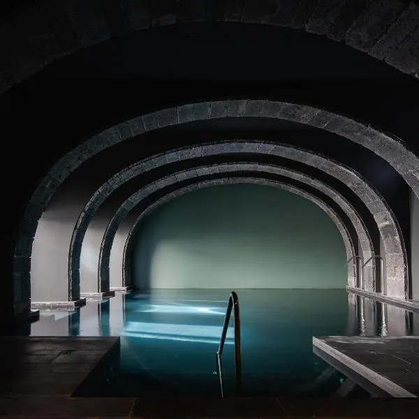 NINE DOTS Azorean Art Boutique Hotel, hotel em Ponta Delgada
