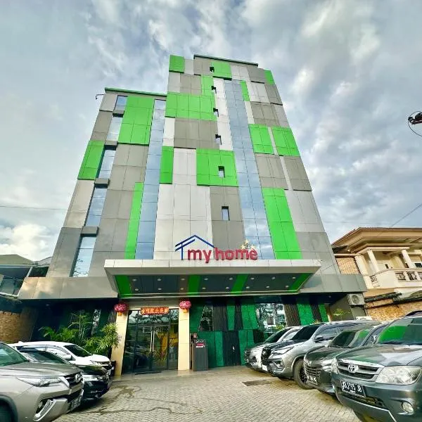 My Home Hotel Pontianak, hotel v destinaci Pontianak