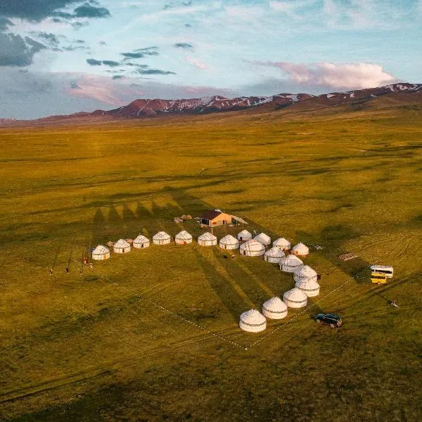 Ulush Yurts, hotelli kohteessa Song-Kul