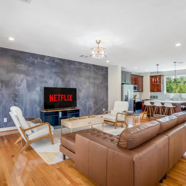 Spacious 3 Bed House near MD Anderson with Free Parking & Wi-Fi, hotel v destinaci Houston