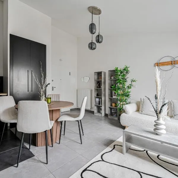 Le Nid - Proche Paris & Disney - Parking - WIFI, hotel v destinácii Villiers-sur-Marne