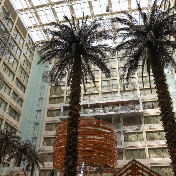 Crowne Plaza Kuwait Al Thuraya City, an IHG Hotel, hotel din Al Farwānīyah